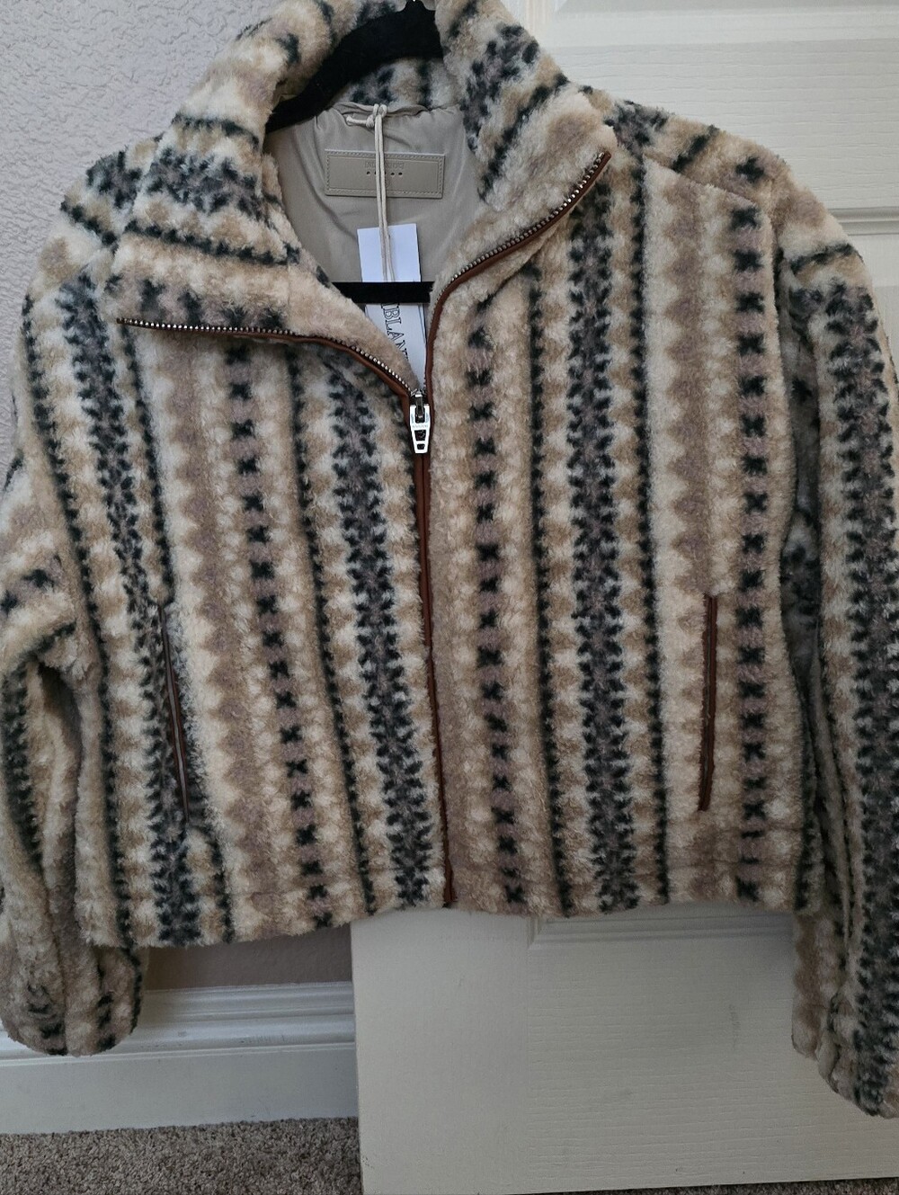 NWT Cozy Patterned Sherpa Zip Jacket - Cream & Brown